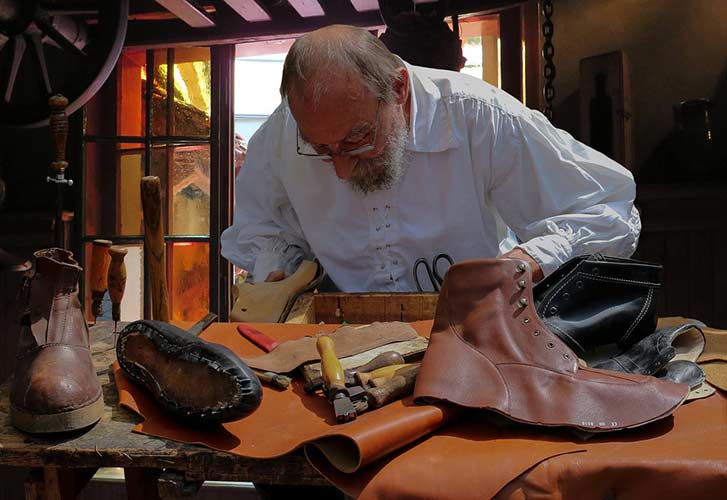 shoemaker-852994_960_720 UPTA
