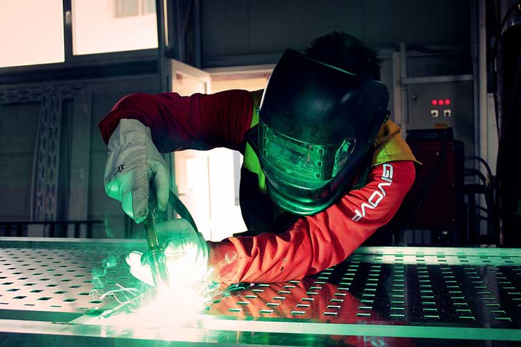 welding-2178127_960_720 mayor descenso de autónomos