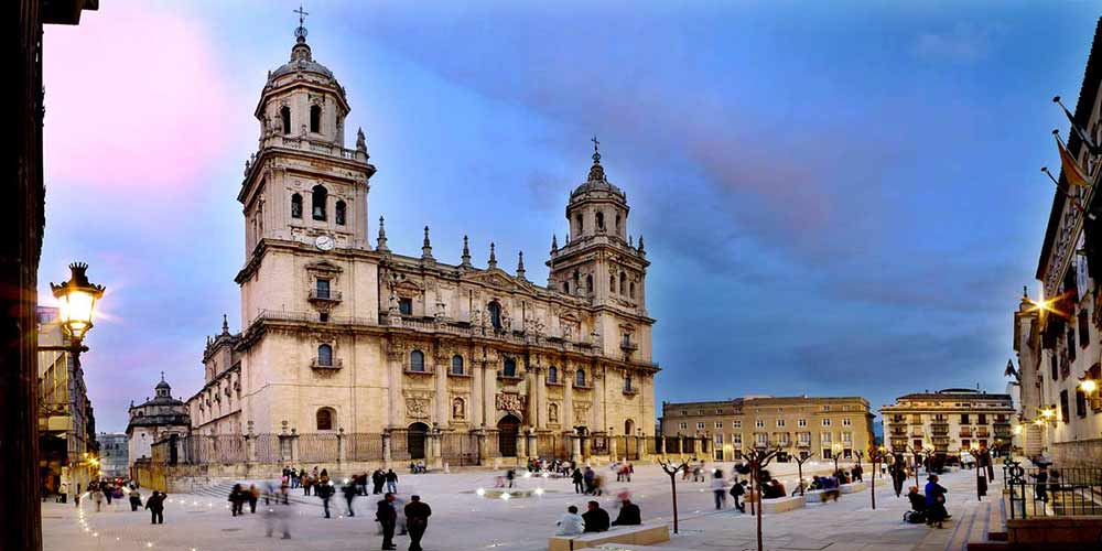 a_Catedral-y-Plaza-Santa-Mari-a