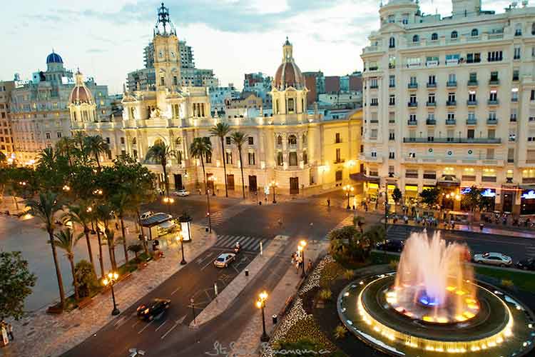 plaza-del-ayuntamiento-en-hotel-sorolla-centro-en-valencia-espana-2-1030×687